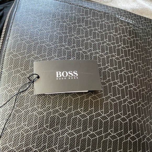 Hugo Boss - Picture 4 of 8